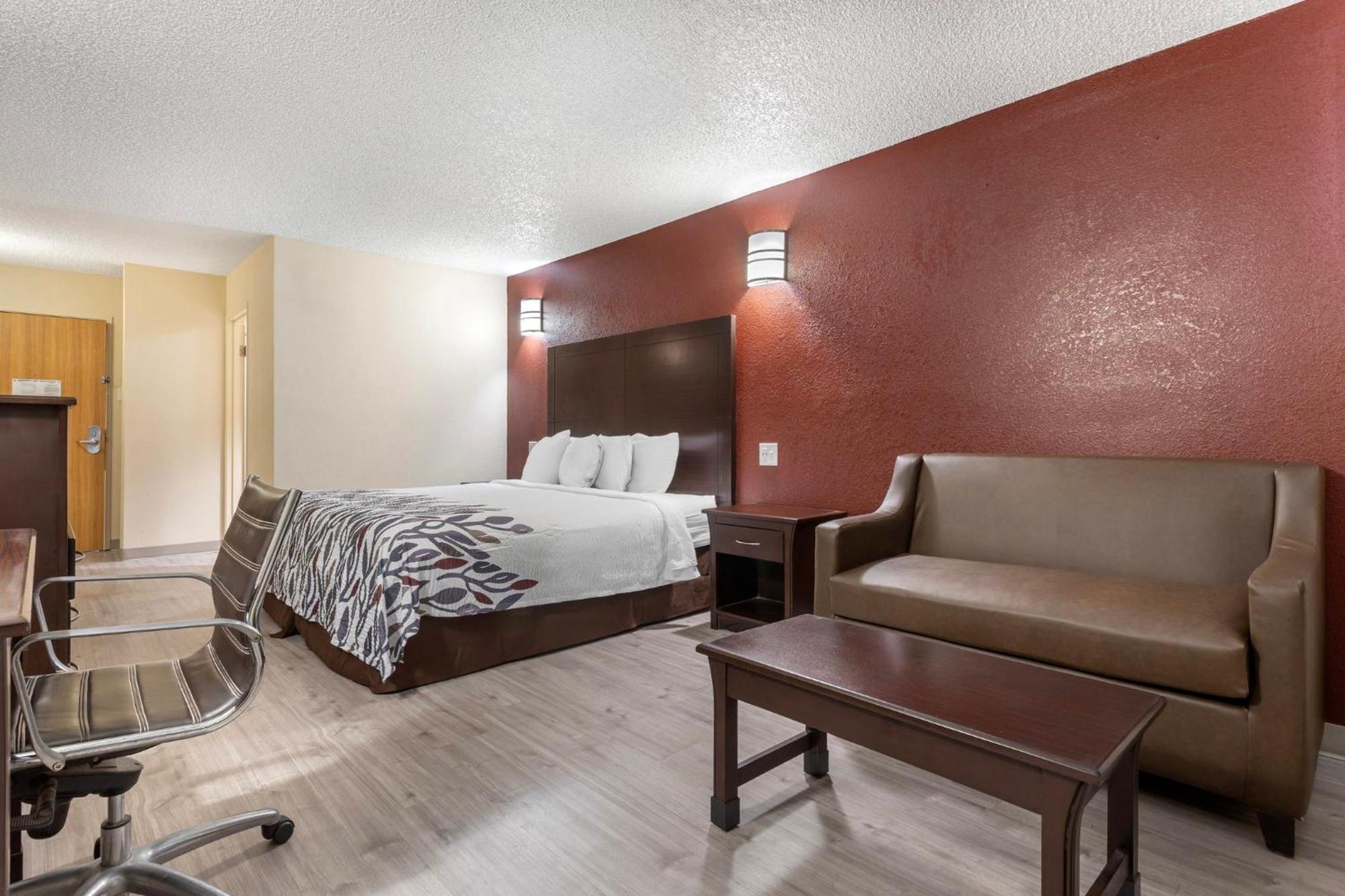 Hotel Red Roof 3*