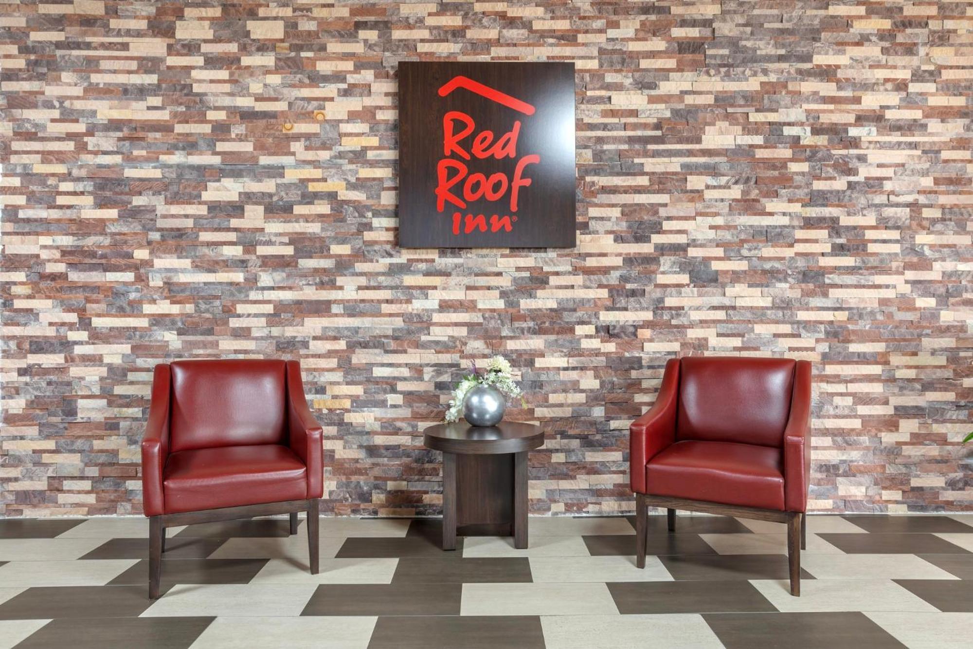 Red Roof Hotel 3*