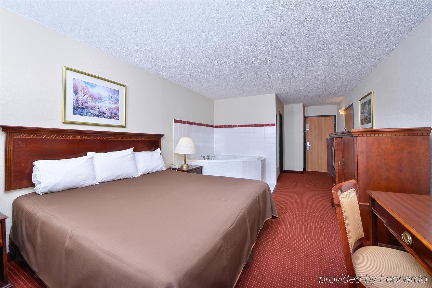Red Roof Hotel