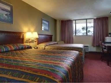 Red Roof Hotel 3*
